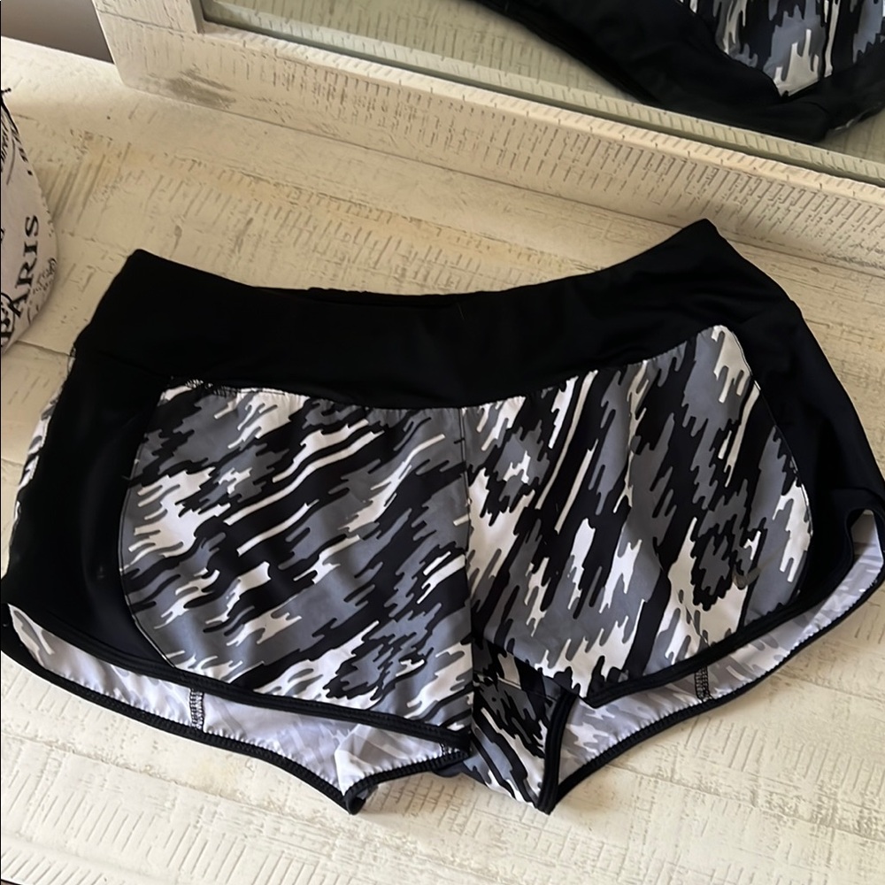 Nike Black and Gray Athletic Shorts Lightweight Running Design